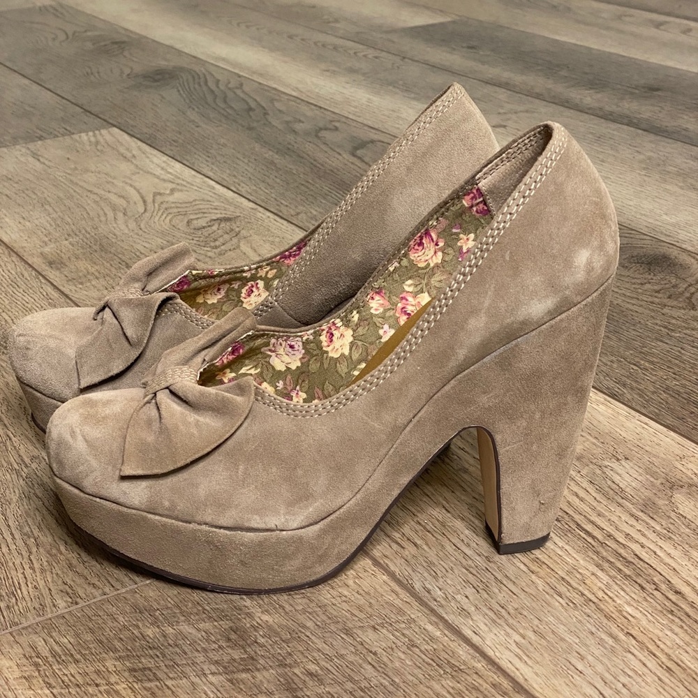 Vintage Style Heels